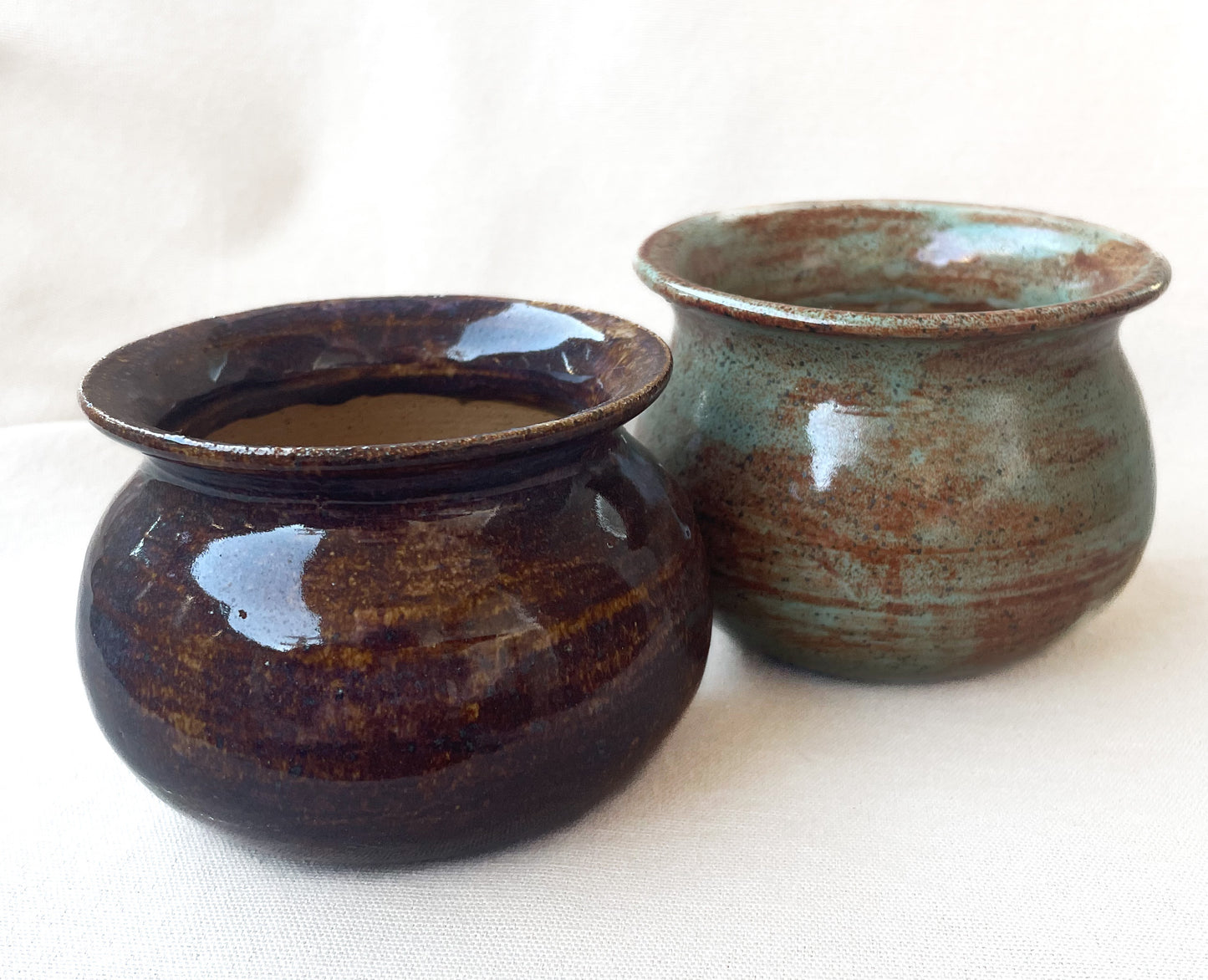 Tiny planter- Russet Brown glaze
